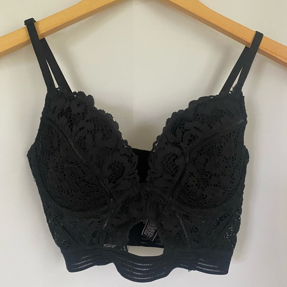Victoria’s Secret Very Sexy Lined Plunge Bra - Picture 2 of 6
